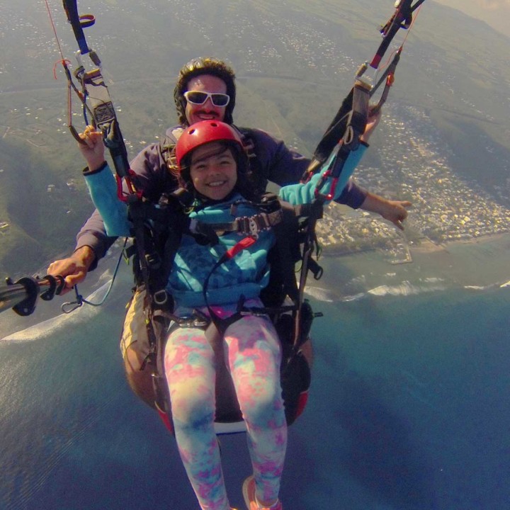 Baptême de parapente Enfant à la Réunion avec Solid'Air Parapente